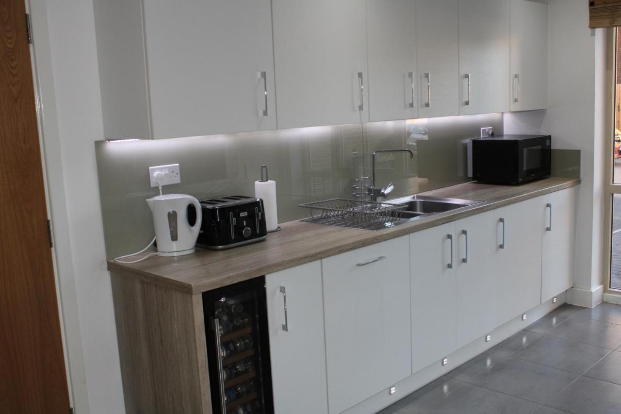 Haven - Spacious Luxury Home Perfect For Families, Couples And Contractors! 5Mins To Xscape And Junction 32! Castleford Exterior foto