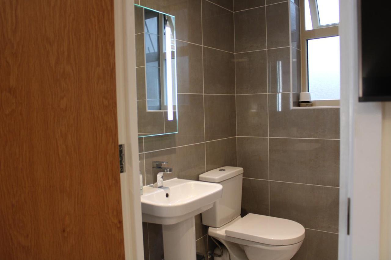 Haven - Spacious Luxury Home Perfect For Families, Couples And Contractors! 5Mins To Xscape And Junction 32! Castleford Exterior foto
